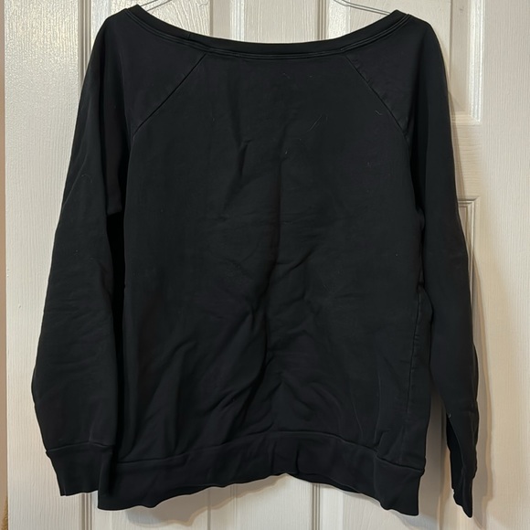 “Hello Los Angeles” sweatshirt. Lg. Wider collar for slightly off shoulder look. - Picture 4 of 5